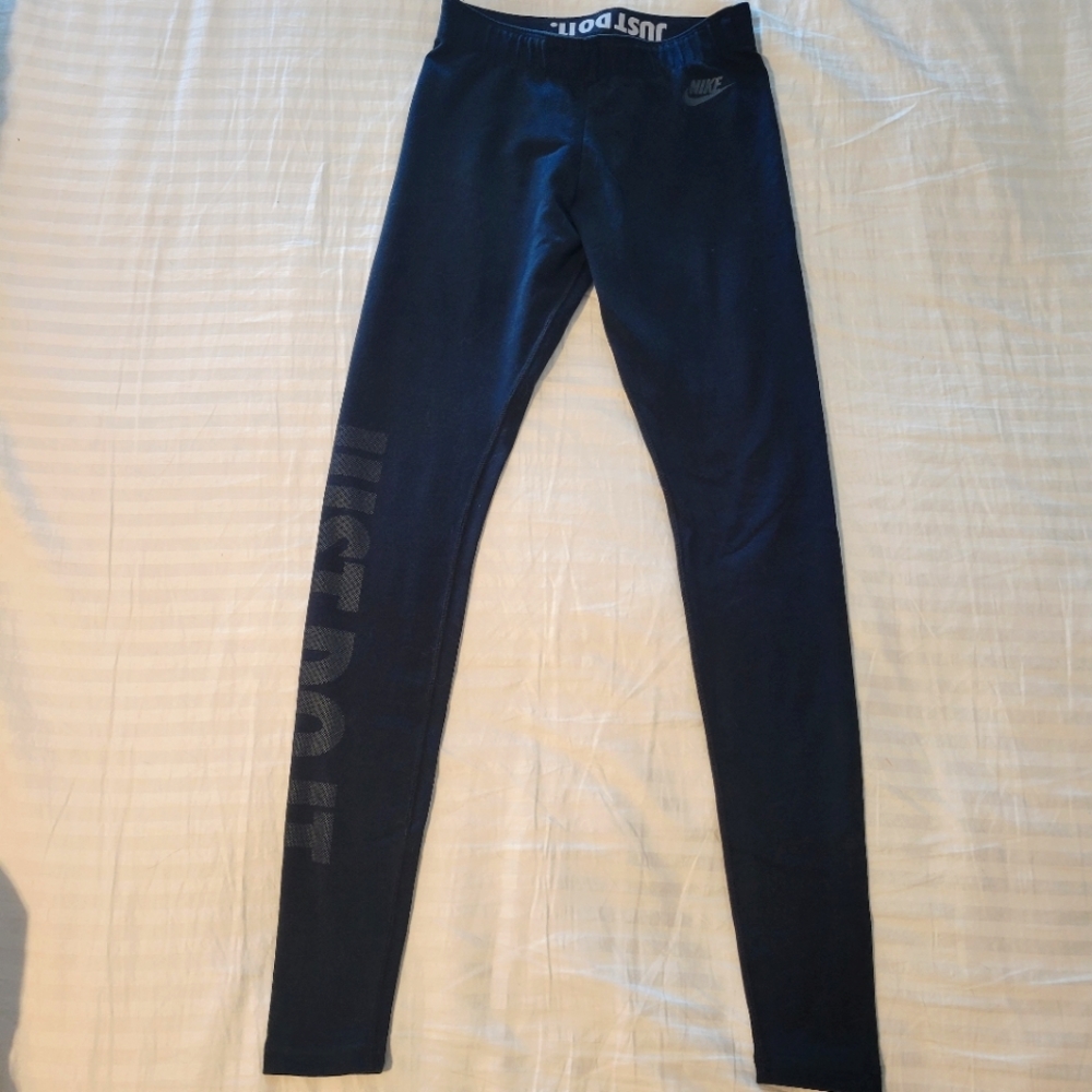 EUC Nike Leggings